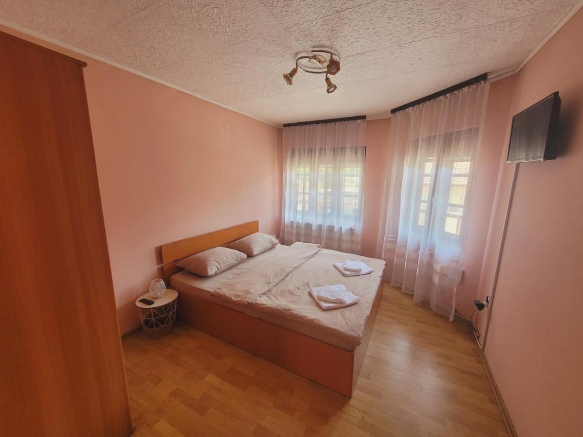 Casa Basu Villa Байле Херкулане Екстериор снимка